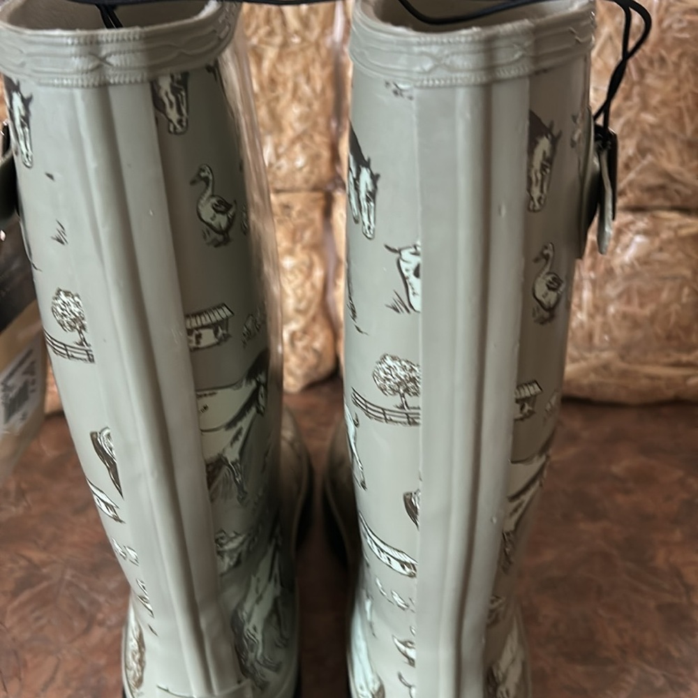 Green Farm Print Rain Boots - Picture 9 of 14